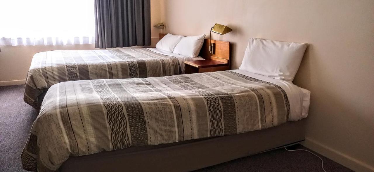 Redhill Cooma Motor Inn Екстер'єр фото