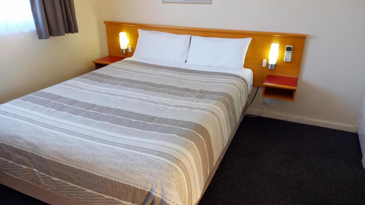 Redhill Cooma Motor Inn Екстер'єр фото
