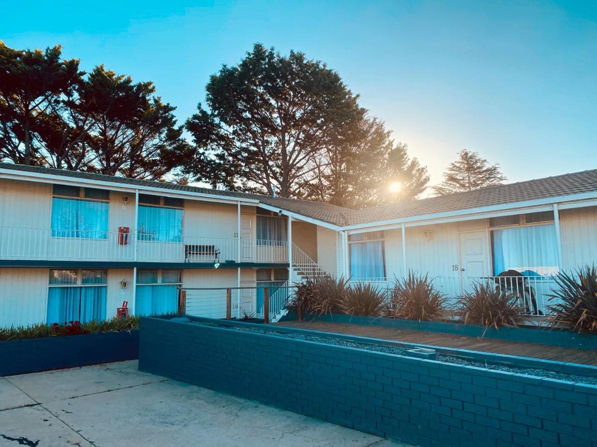 Redhill Cooma Motor Inn Екстер'єр фото