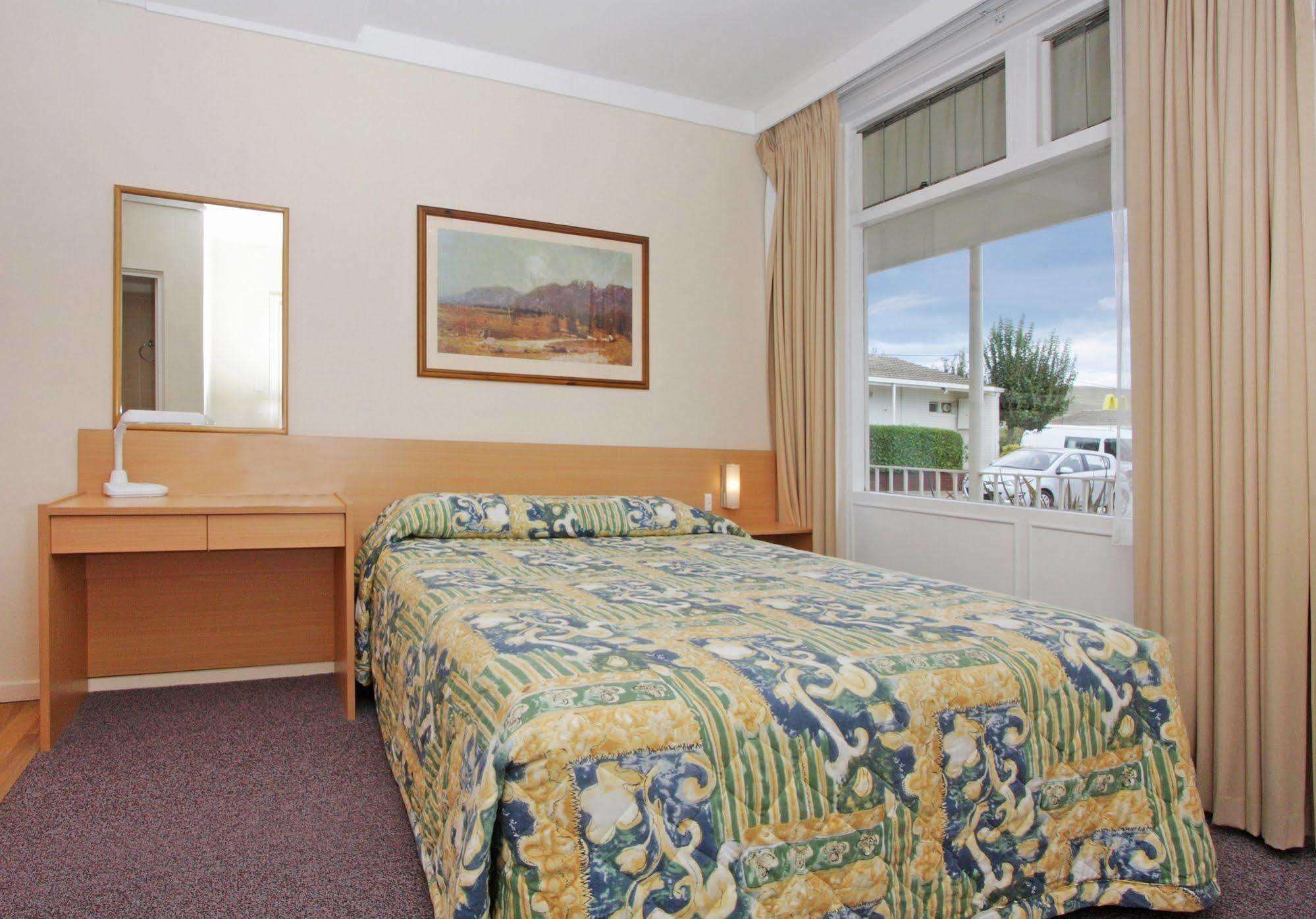 Redhill Cooma Motor Inn Екстер'єр фото