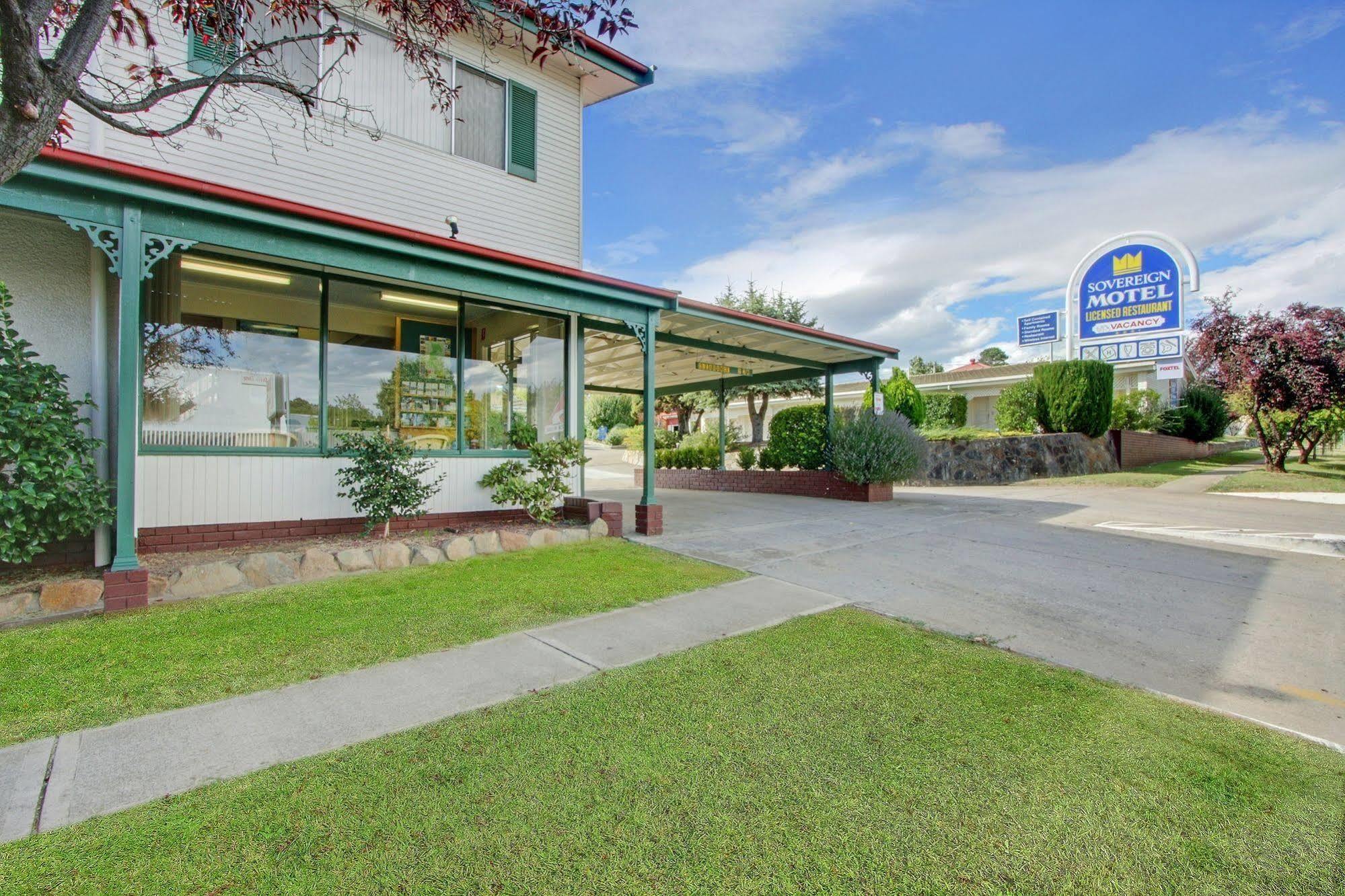 Redhill Cooma Motor Inn Екстер'єр фото