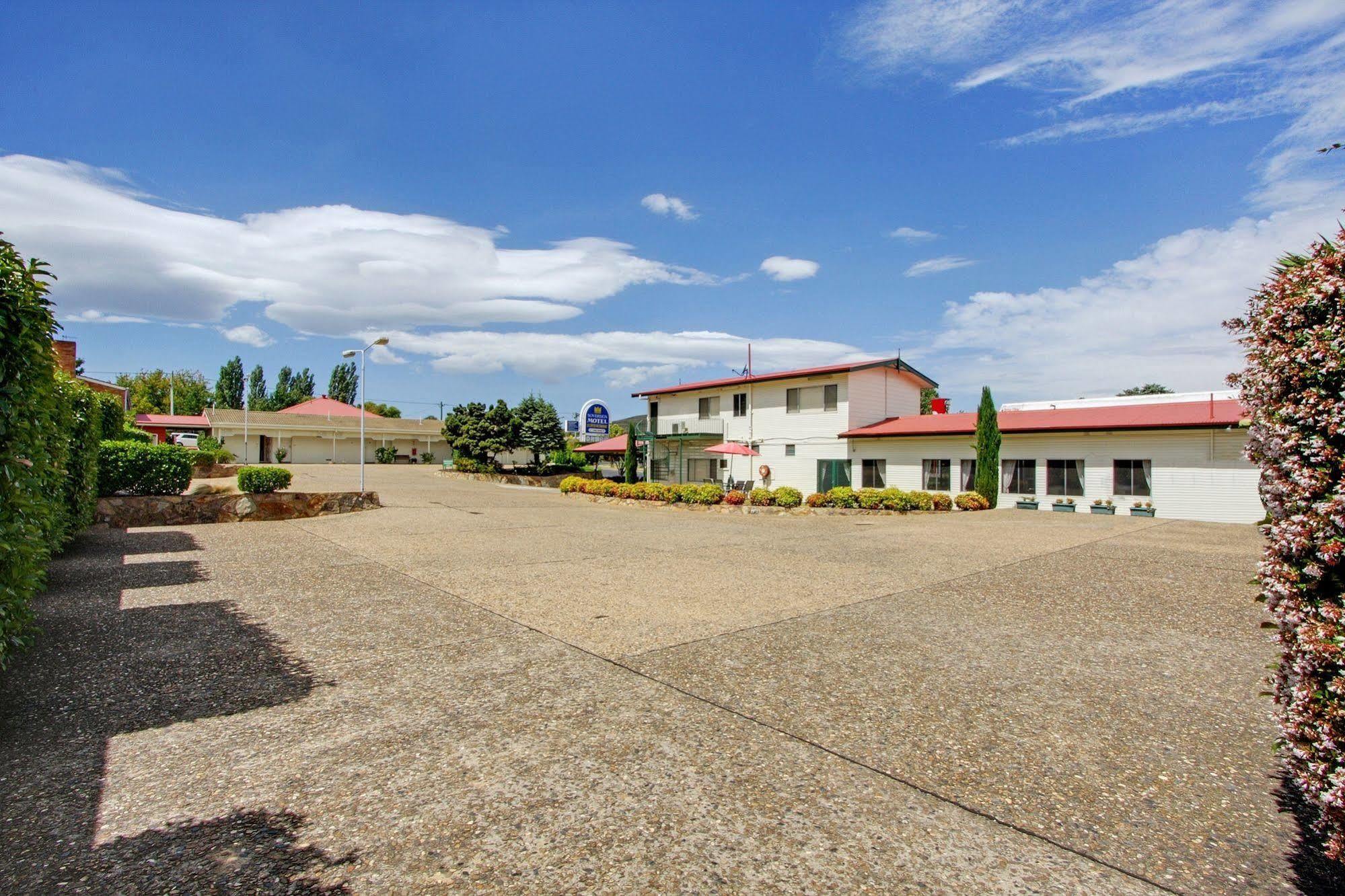 Redhill Cooma Motor Inn Екстер'єр фото