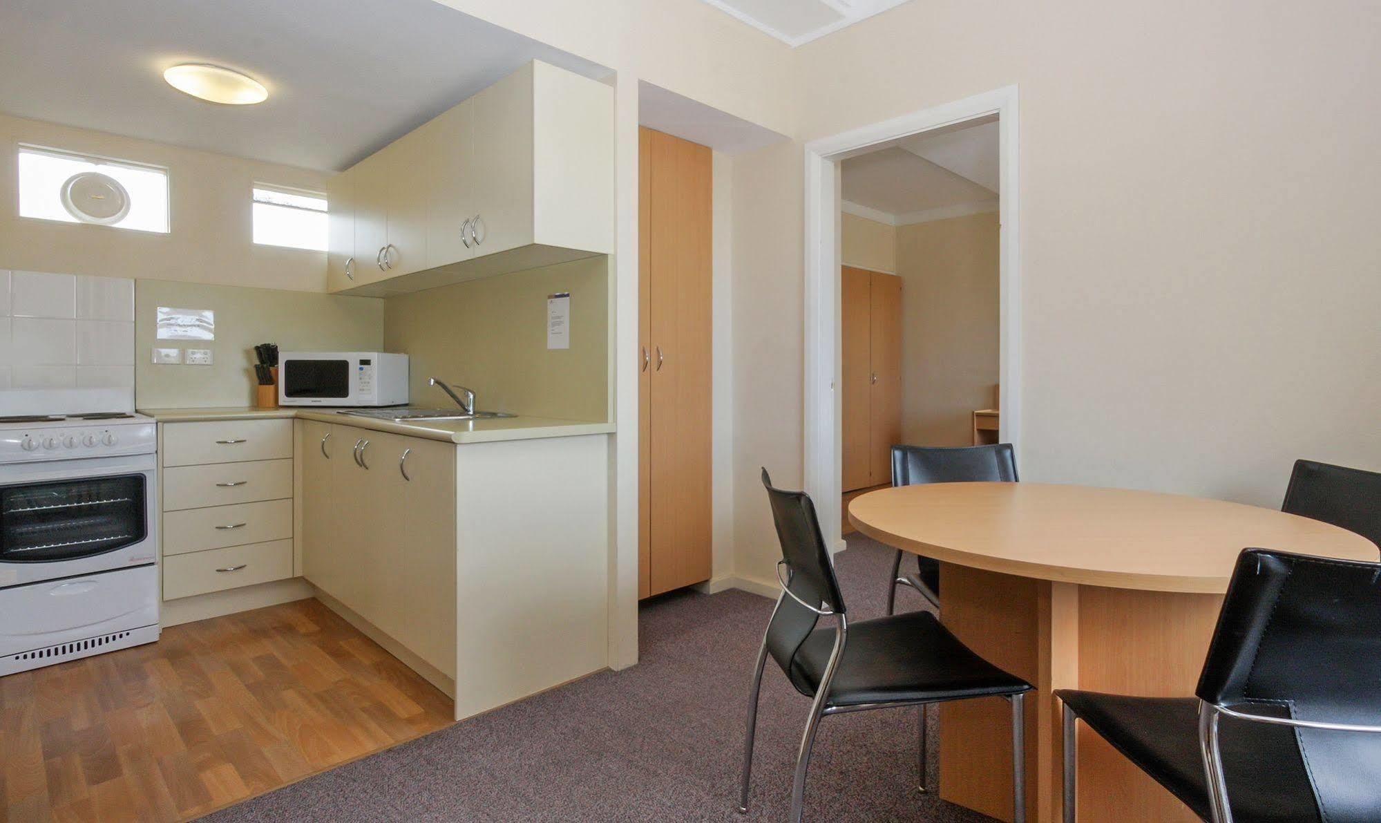 Redhill Cooma Motor Inn Екстер'єр фото