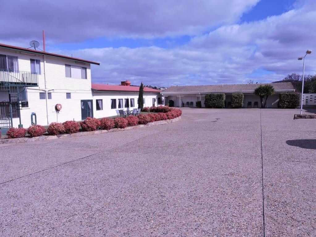 Redhill Cooma Motor Inn Екстер'єр фото